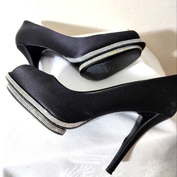 STUART WEITZMAN Micro Fiber Crepe Rhinestones Trimmed Heels - Picture 1 of 5